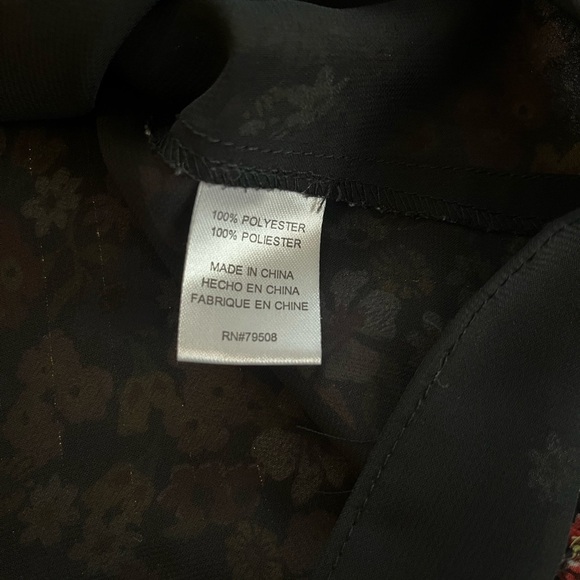 Violet + Claire Multicolor Floral V-Neck Blouse Women’s Size Medium - Picture 10 of 13